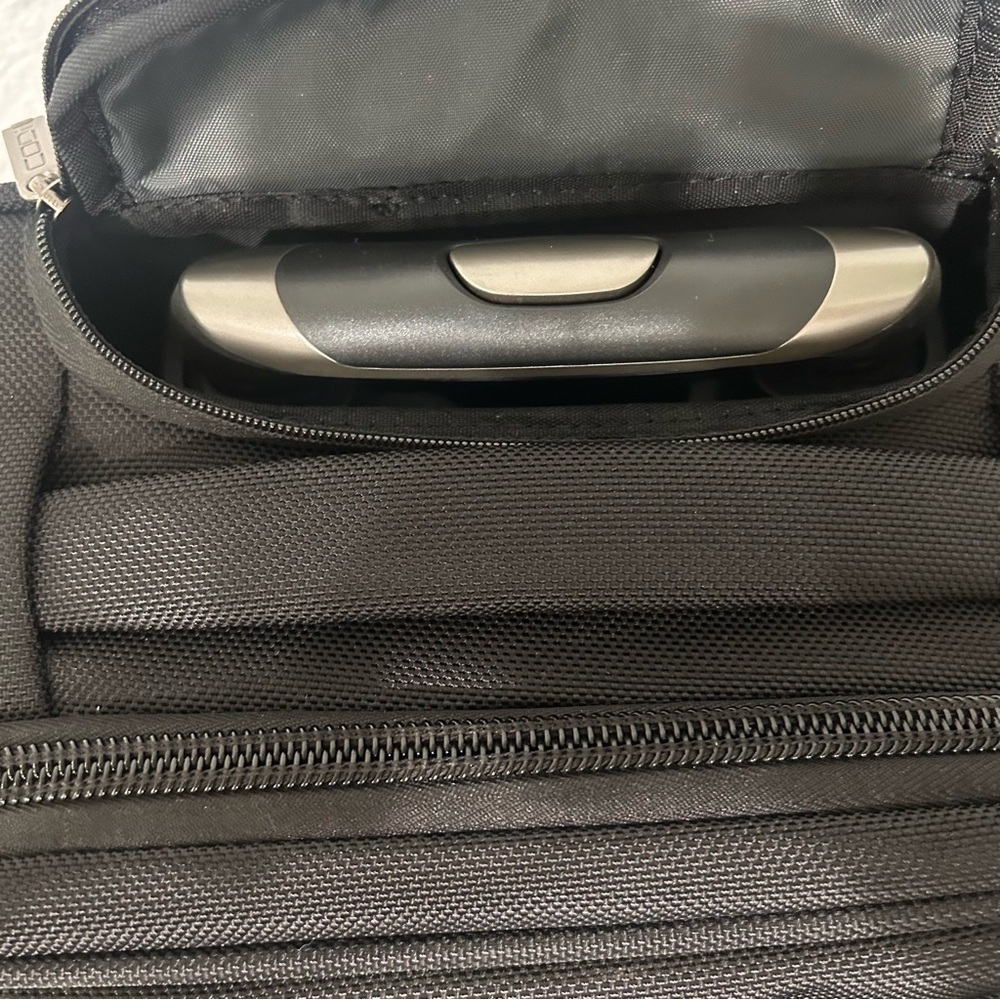 CODi Mobile Lite Wheeled Case - 15.4” - Picture 5 of 13